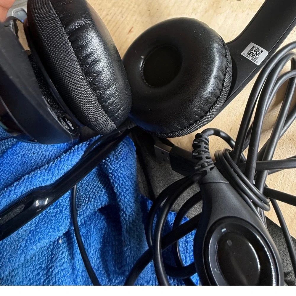 Logitech H390 Wired USB Computer Headset Black Noise Cancelling‎ Mic 981-000014